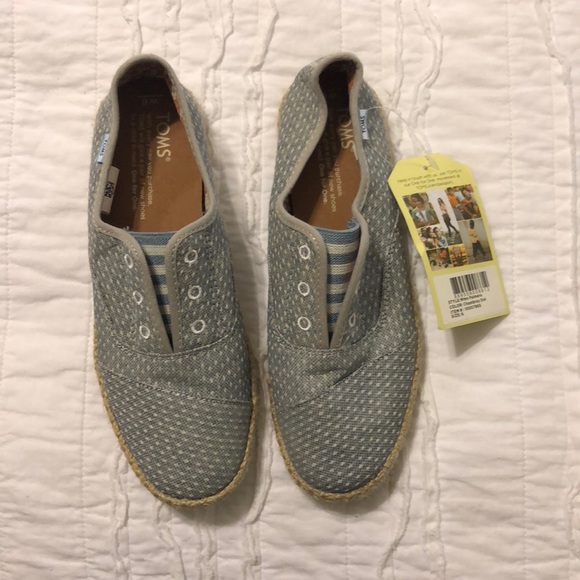 Toms Shoes - Toms chambray polka dot shoes